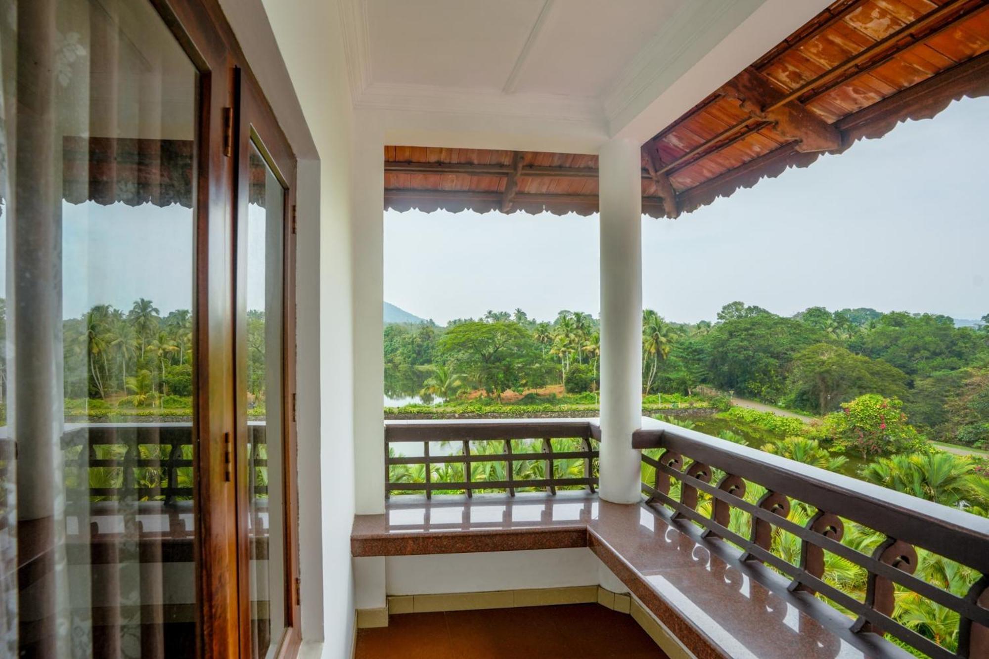 Palette Resorts- Tapovan Green County Thattakad Ngoại thất bức ảnh